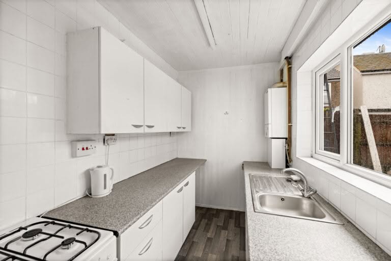 2 bedroom Terraced House in Folkestone, Kent