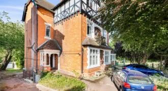 Flat 2, 12 Radnor Park Avenue