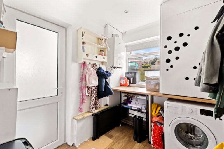 3 bedroom Semi-Detached House in Dover, Kent
