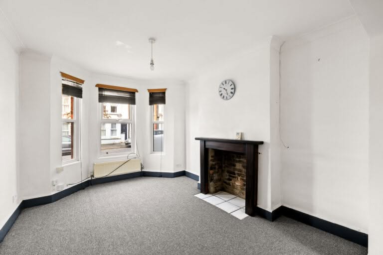 2 bedroom Terraced House in Folkestone, Kent