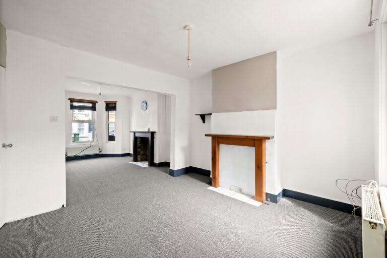 2 bedroom Terraced House in Folkestone, Kent