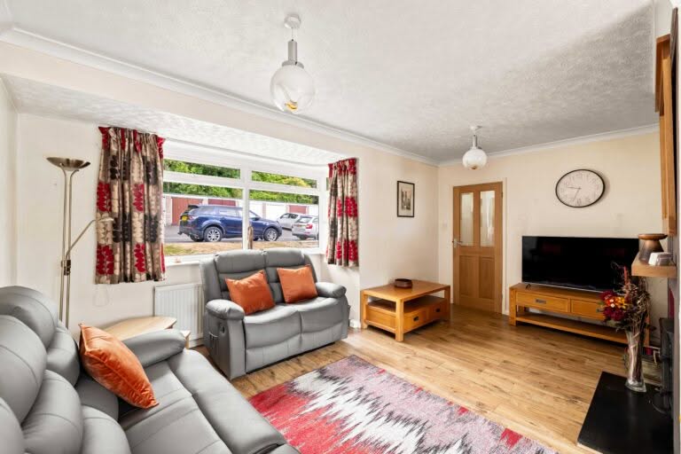 3 bedroom Semi-Detached House in Dover, Kent