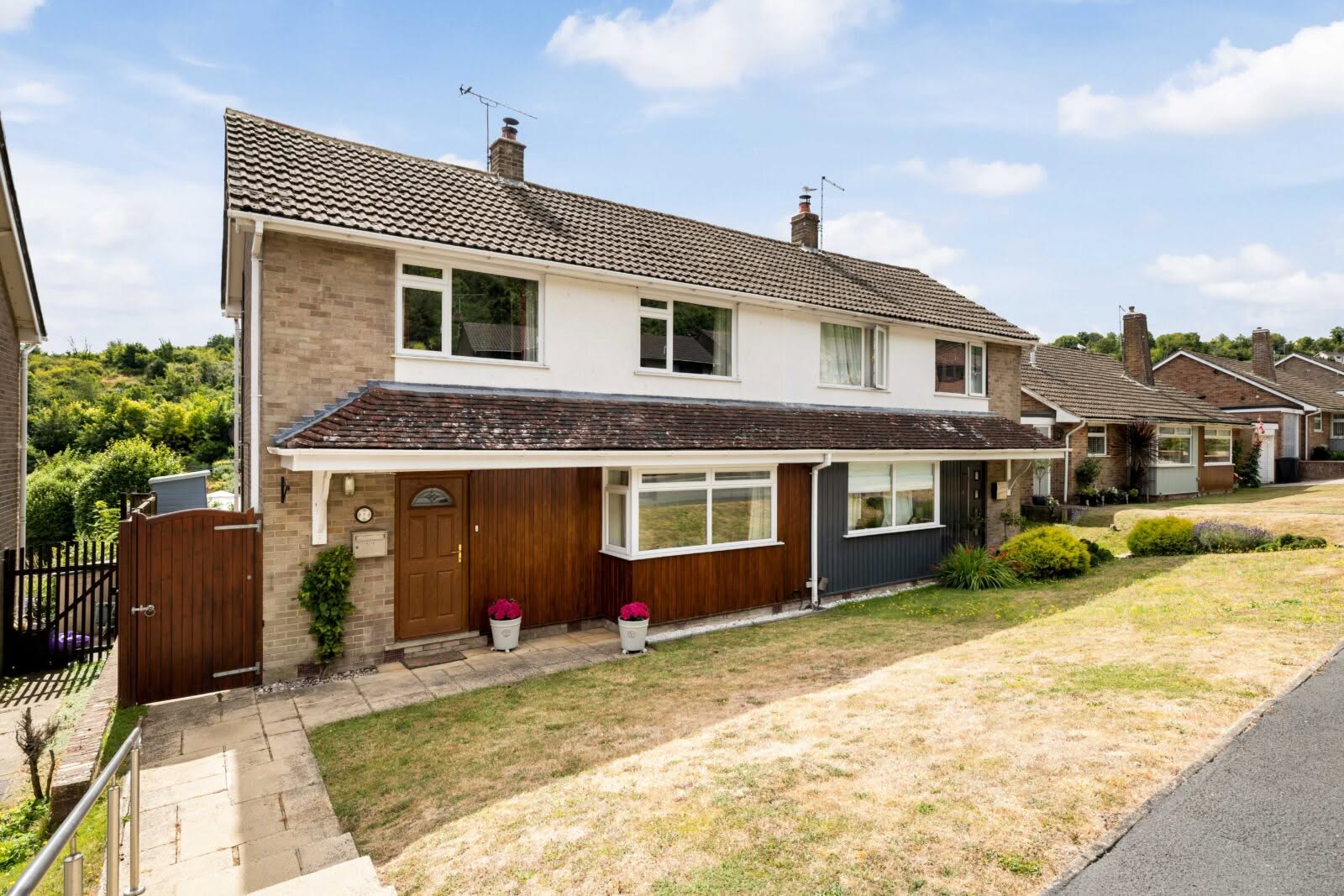 3 bedroom Semi-Detached House in Dover, Kent