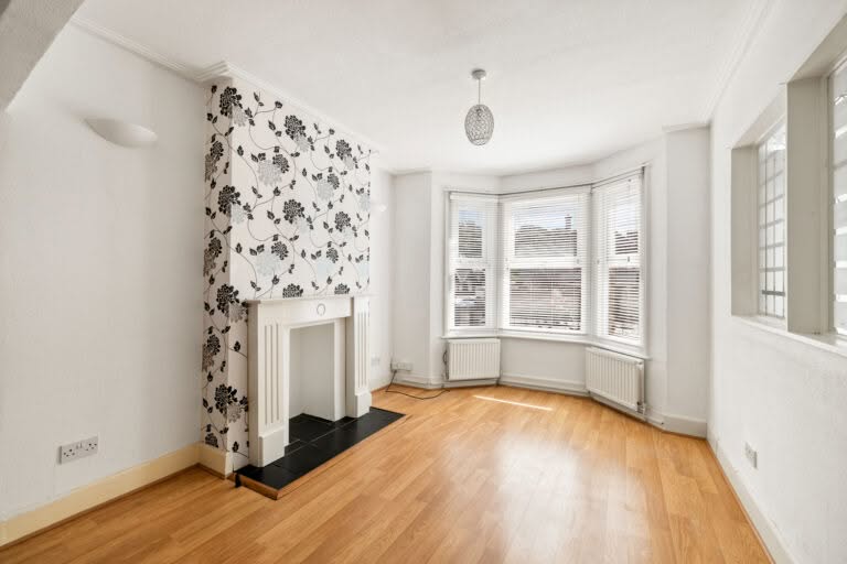 2 bedroom Terraced House in Dover, Kent
