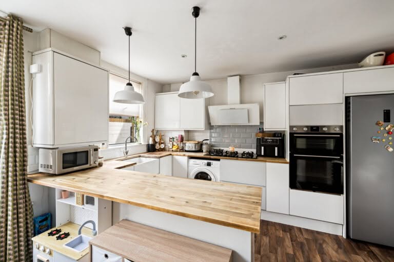3 bedroom End of Terrace House in Dover, Kent