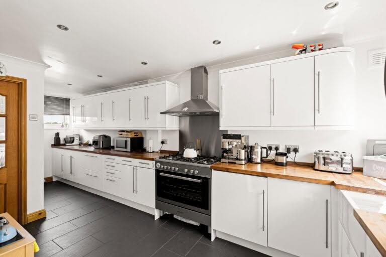 3 bedroom End of Terrace House in Dover, Kent