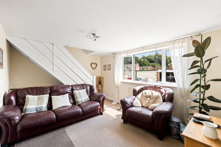 2 bedroom Semi-Detached House in Folkestone, Kent