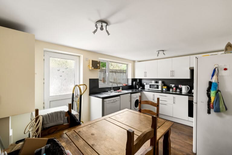 2 bedroom Semi-Detached House in Folkestone, Kent