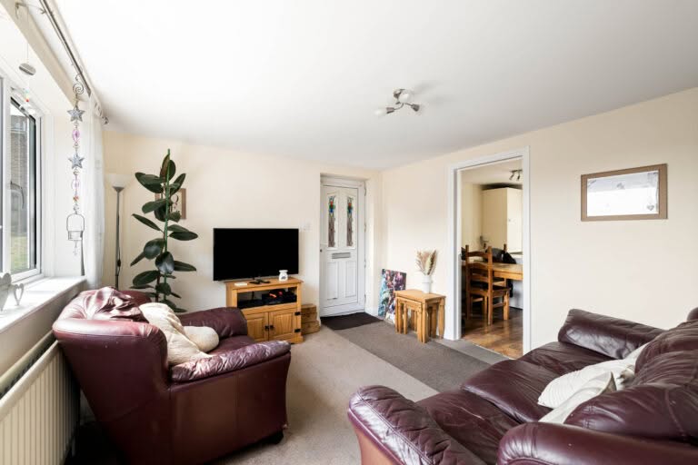 2 bedroom Semi-Detached House in Folkestone, Kent