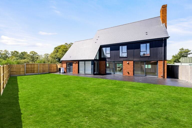 4 bedroom Detached House in Folkestone, Kent