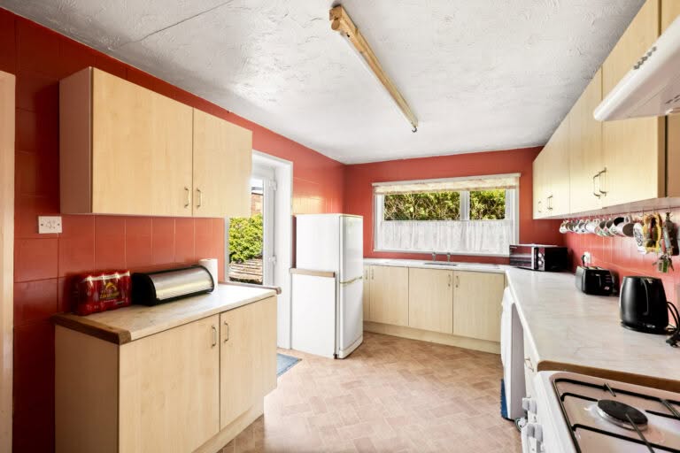 3 bedroom Bungalow in Folkestone, Kent