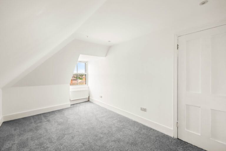 4 bedroom Maisonette in Folkestone, Kent