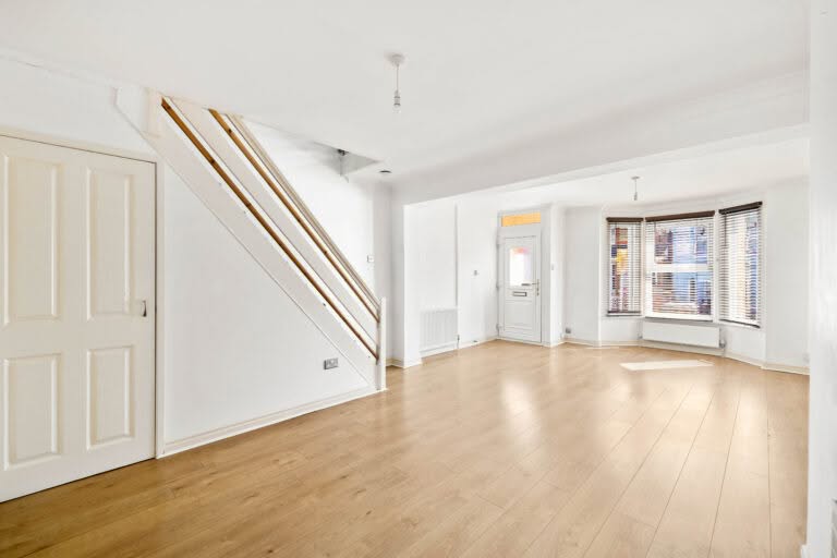 2 bedroom Terraced House in Dover, Kent