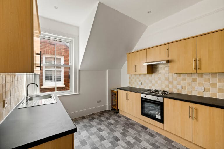 4 bedroom Maisonette in Folkestone, Kent