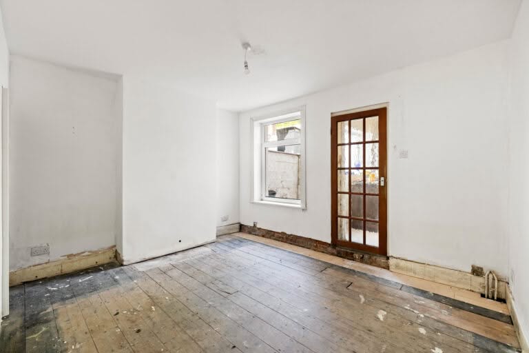 2 bedroom Terraced House in Dover, Kent