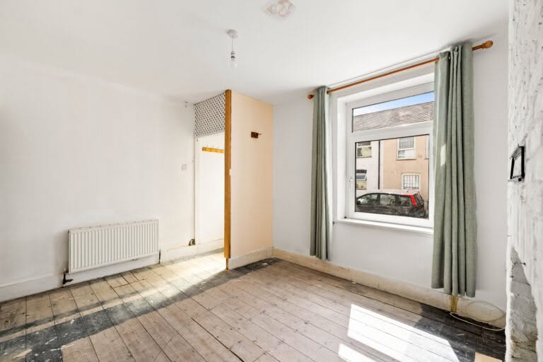 2 bedroom Terraced House in Dover, Kent