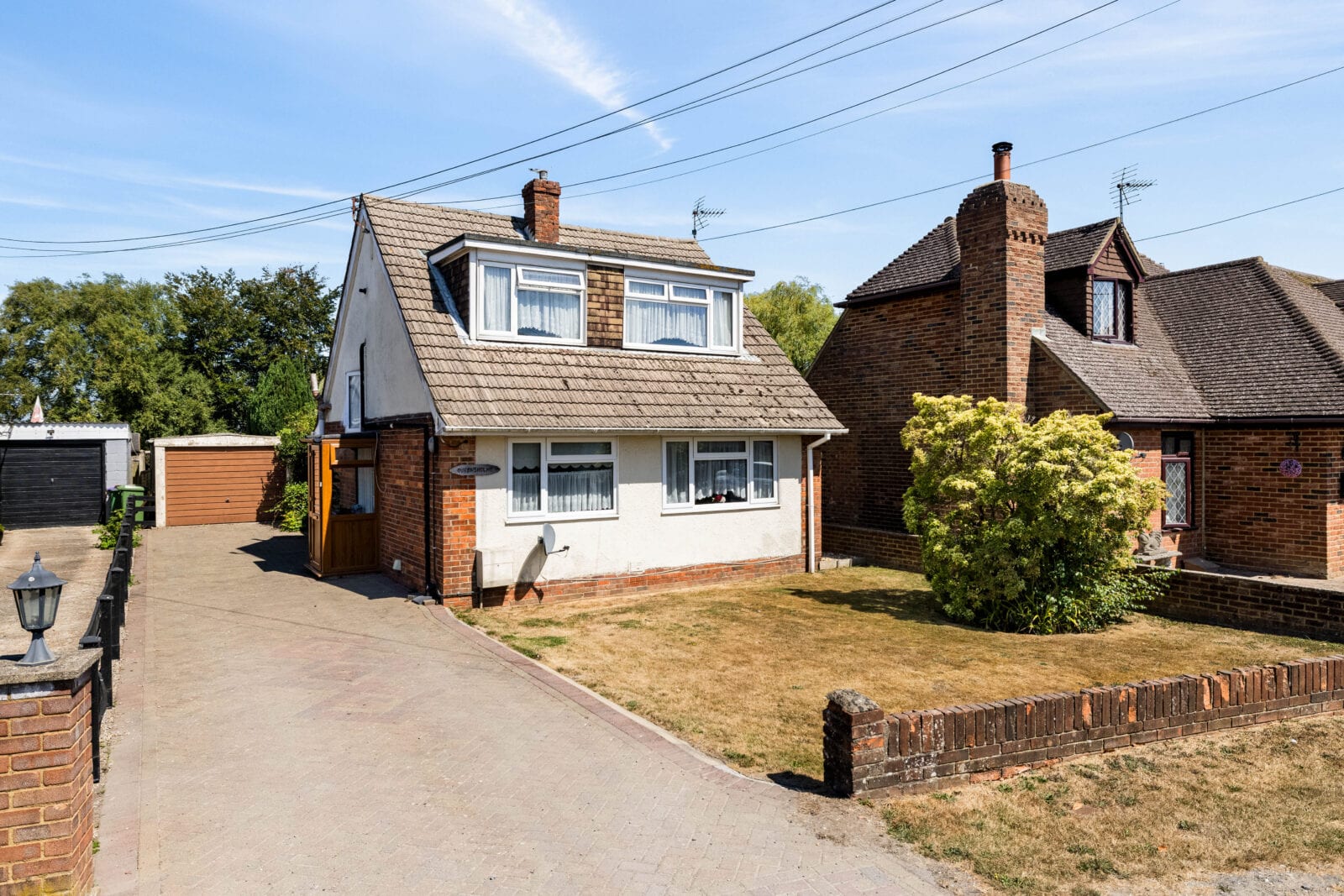 3 bedroom Detached Bungalow in Folkestone, Kent