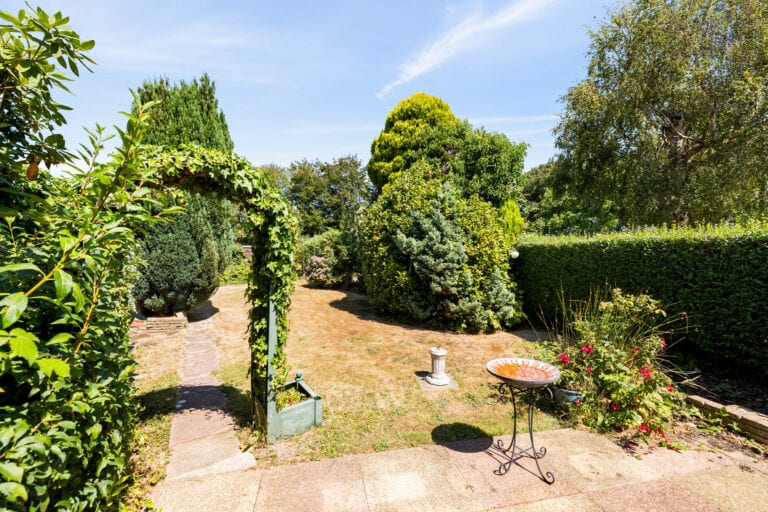 3 bedroom Detached Bungalow in Folkestone, Kent