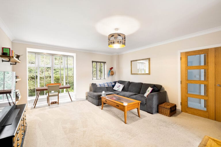 4 bedroom Semi-Detached House in Folkestone, Kent
