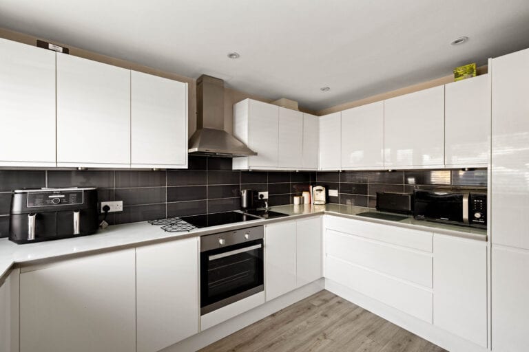 3 bedroom Semi-Detached House in Folkestone, Kent