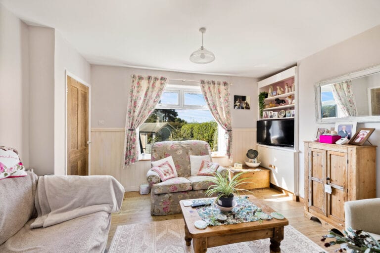 2 bedroom Semi-Detached House in Dover, Kent