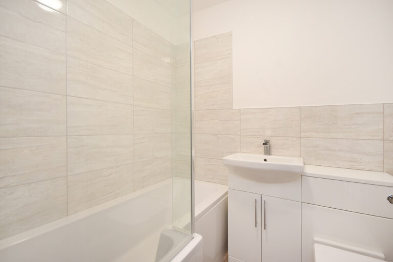 2 bedroom Apartment in Folkestone, Kent