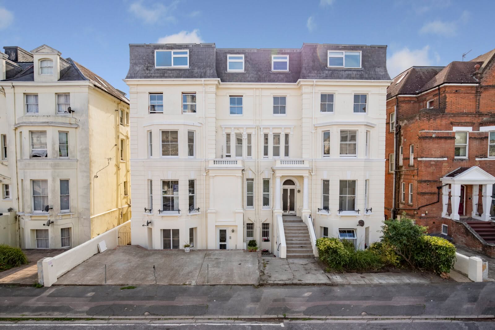 2 bedroom Apartment in Folkestone, Kent