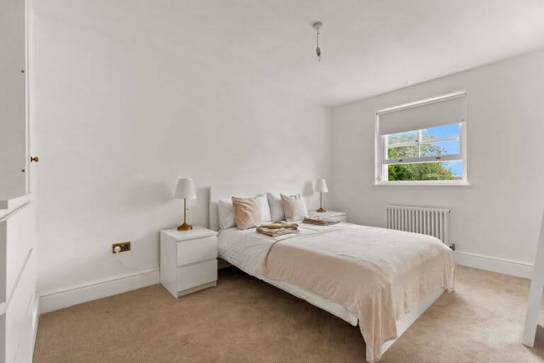 2 bedroom Apartment in Folkestone, Kent