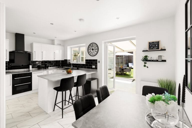 3 bedroom Semi-Detached House in Folkestone, Kent