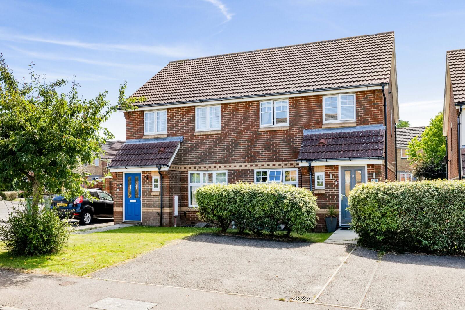 3 bedroom Semi-Detached House in Folkestone, Kent