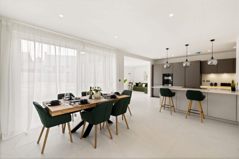 5 bedroom Detached House in Folkestone, Kent