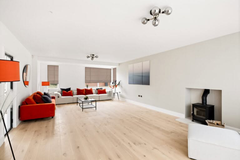 5 bedroom Detached House in Folkestone, Kent