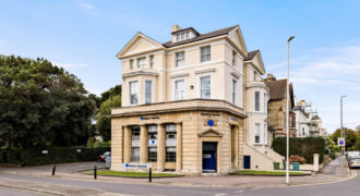 Flat C, 1 Castle Hill Avenue