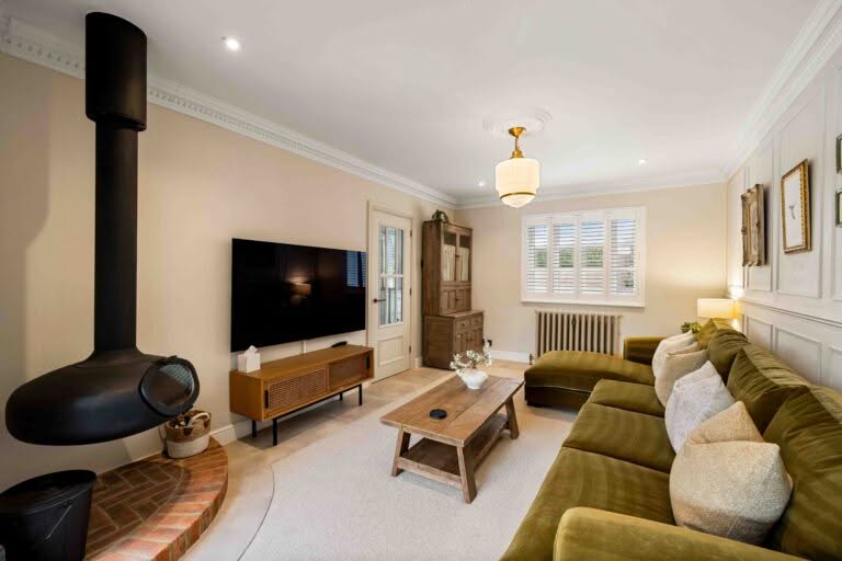 4 bedroom Detached House in Folkestone, Kent