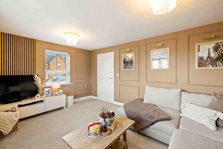 3 bedroom Semi-Detached House in Dover, Kent