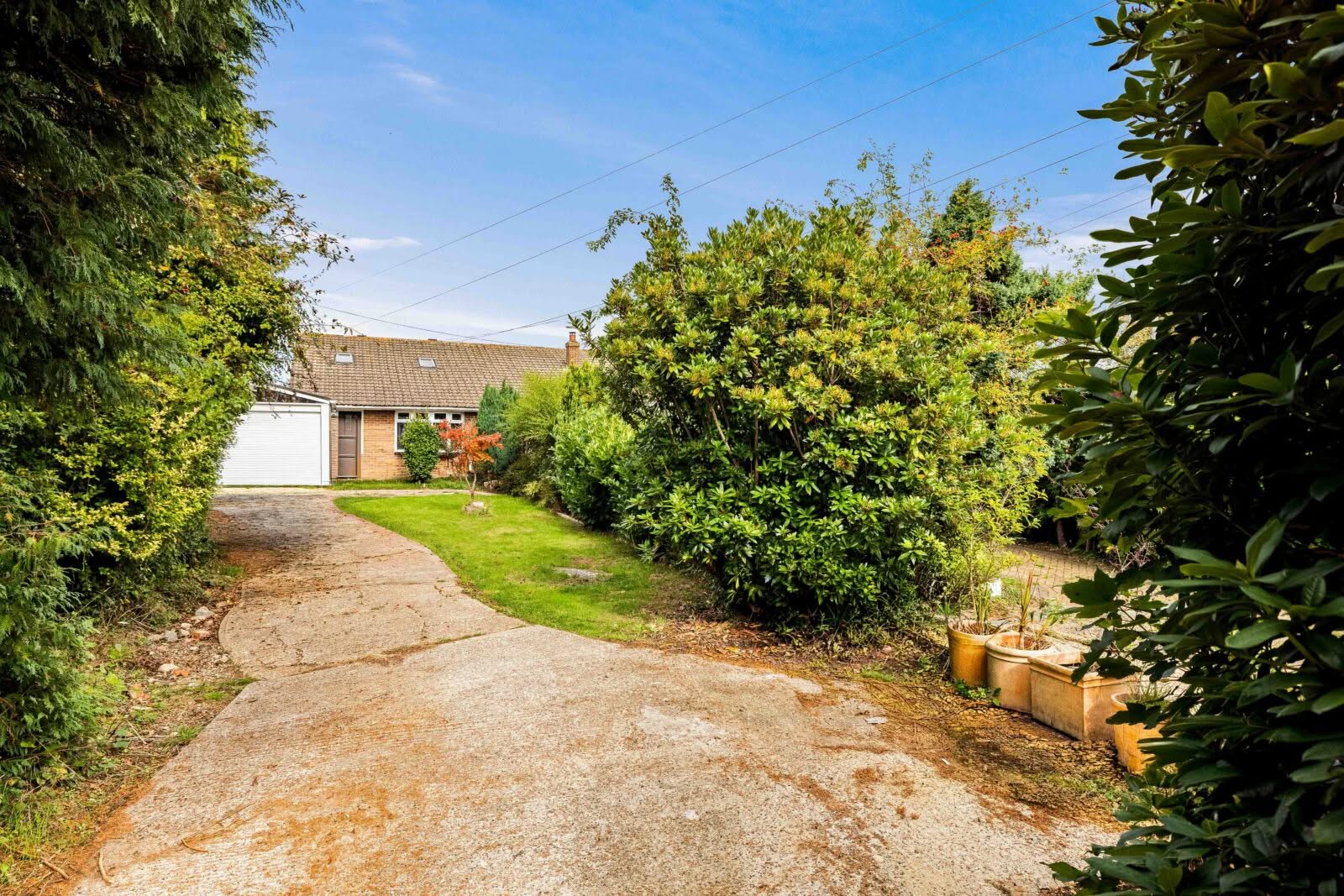 3 bedroom Semi-Detached Bungalow in Folkestone, Kent