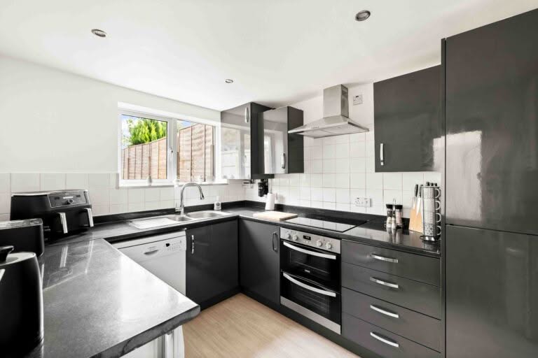 3 bedroom Terraced House in Folkestone, Kent