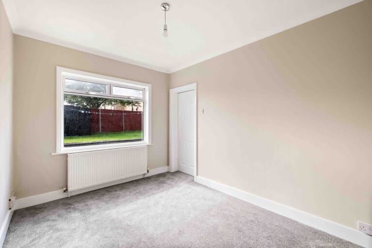 4 bedroom Semi-Detached House in Folkestone, Kent