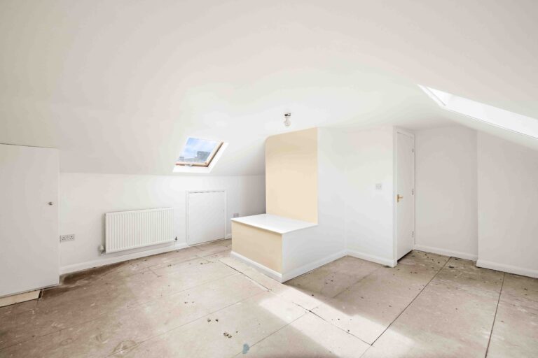 2 bedroom Maisonette in Folkestone, Kent
