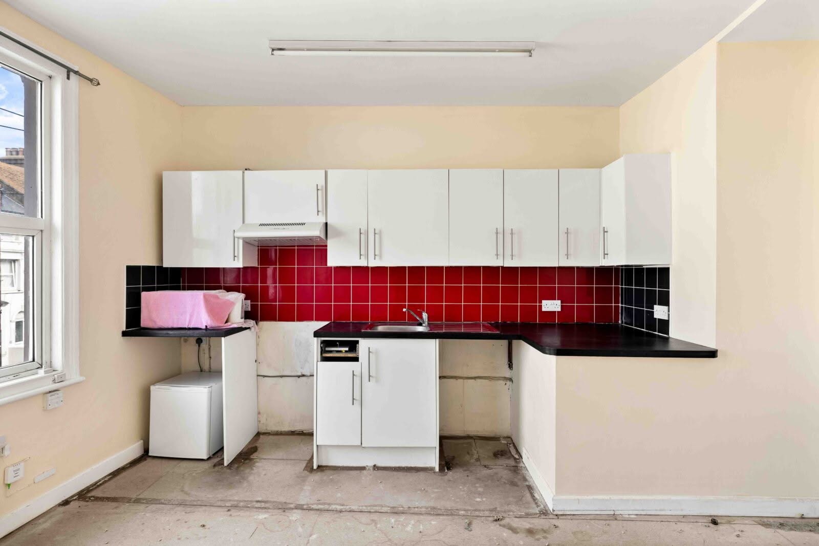 2 bedroom Maisonette in Folkestone, Kent