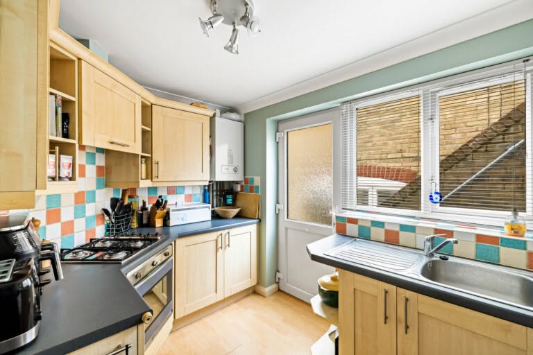 3 bedroom Semi-Detached House in Dover, Kent