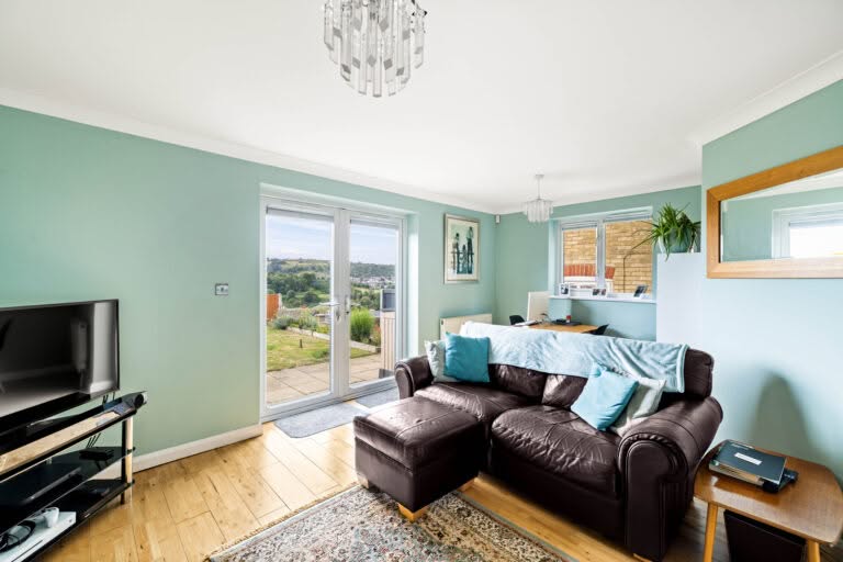 3 bedroom Semi-Detached House in Dover, Kent