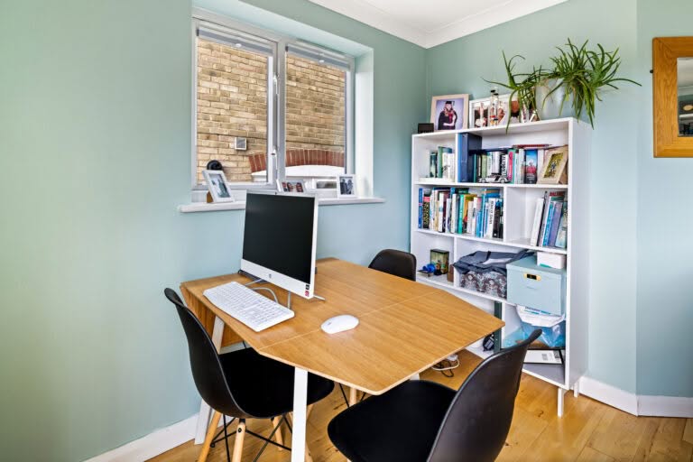 3 bedroom Semi-Detached House in Dover, Kent
