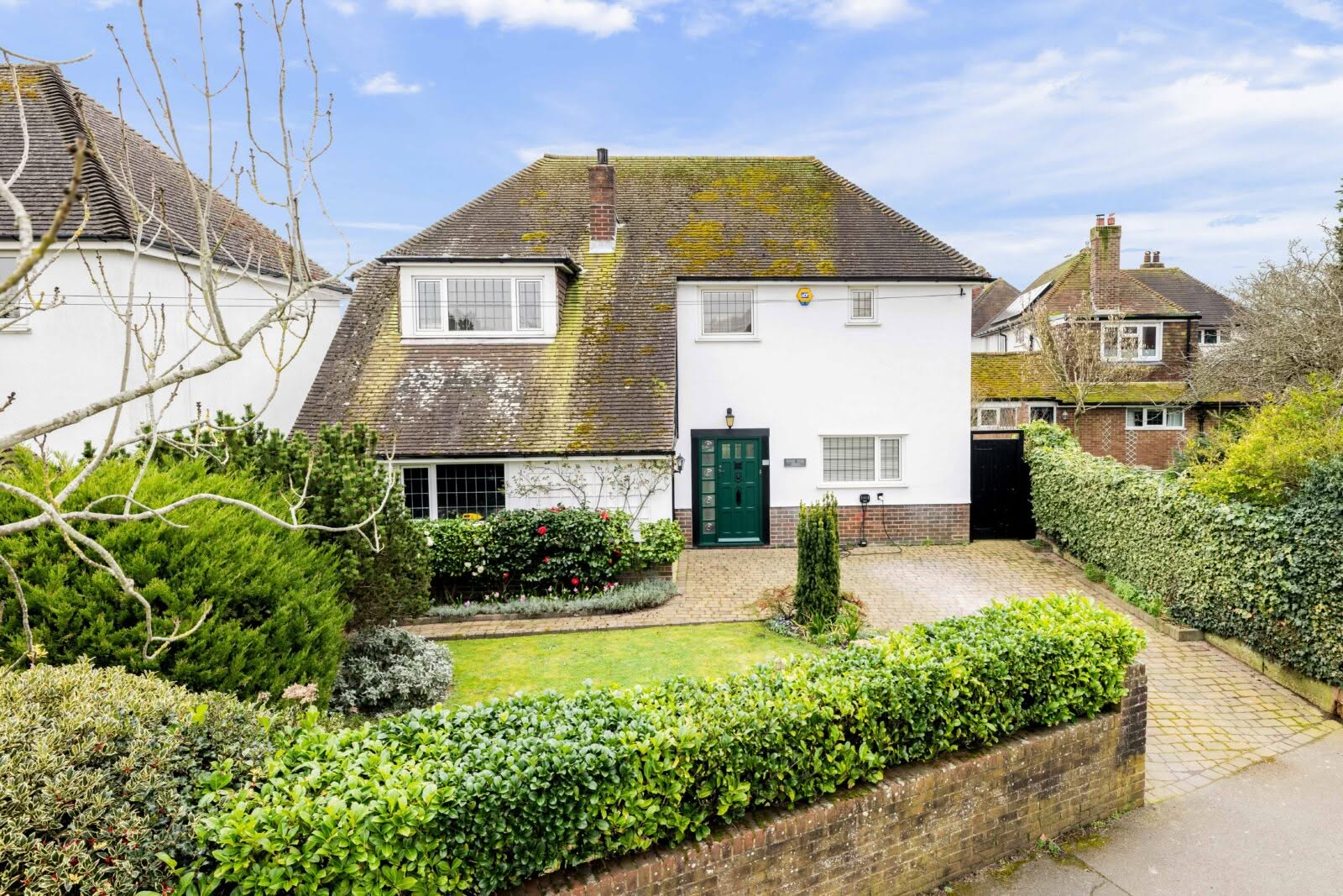 4 bedroom Detached House in Folkestone, Kent