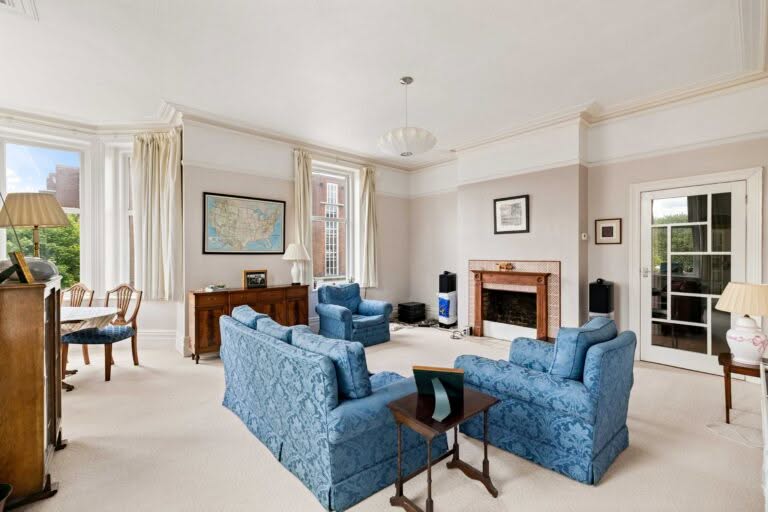3 bedroom Flat in Folkestone, Kent