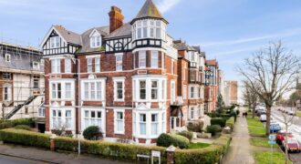 Flat 2, 14 Earls Avenue