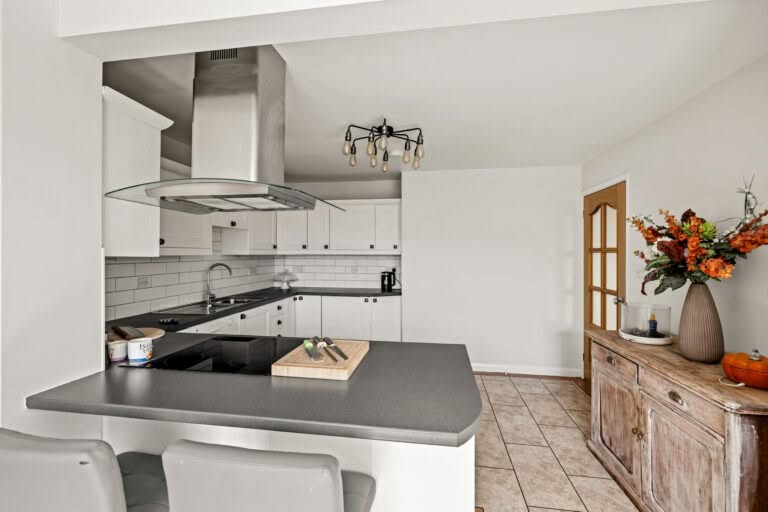 4 bedroom Detached Bungalow in Dover, Kent
