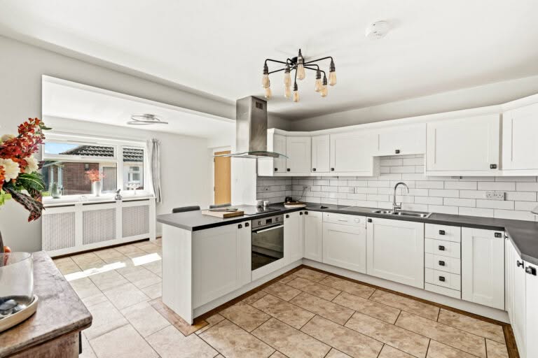 4 bedroom Detached Bungalow in Dover, Kent