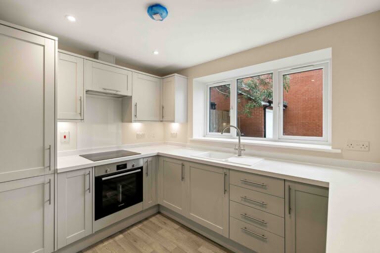 2 bedroom Detached House in Kent