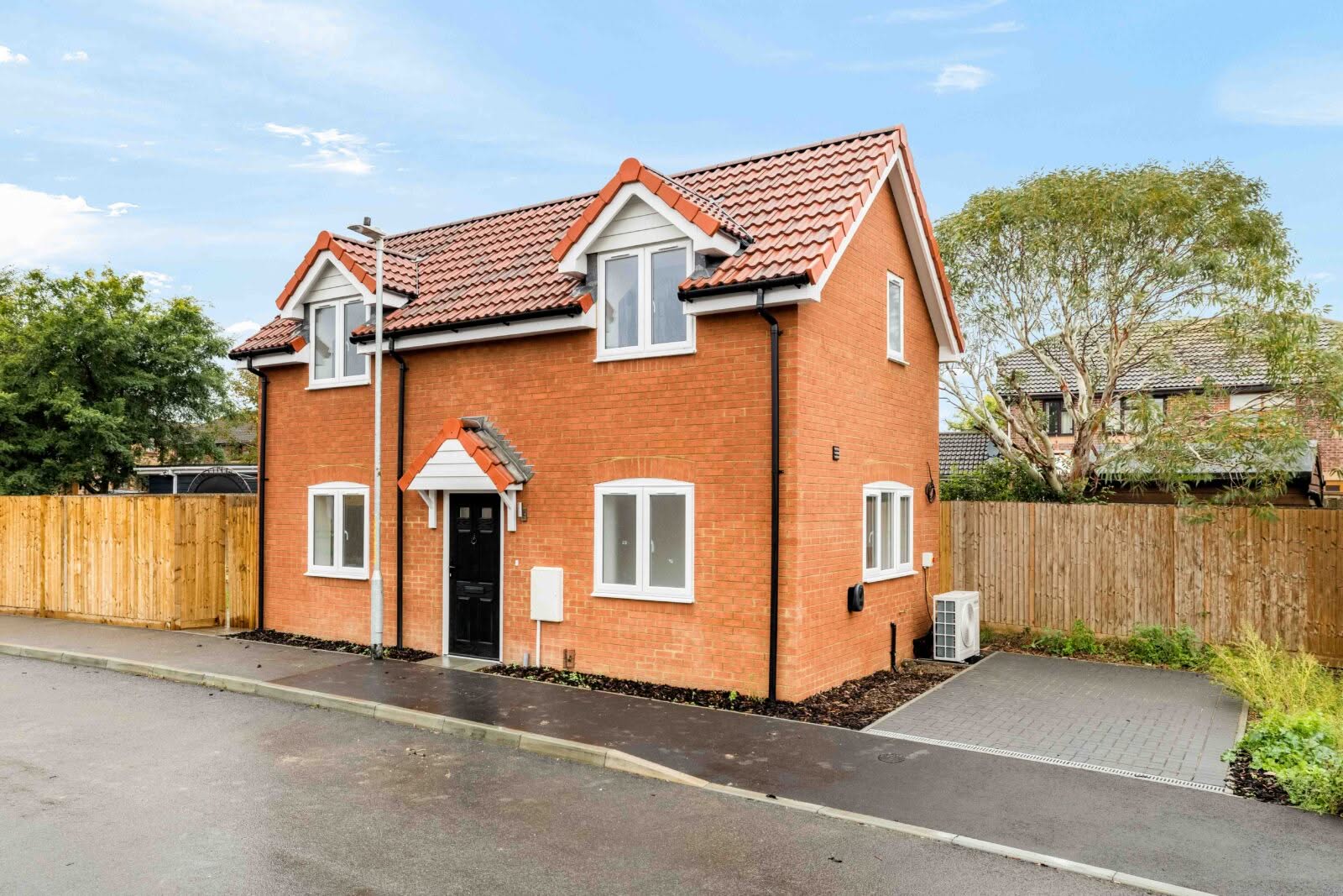 2 bedroom Detached House in Kent